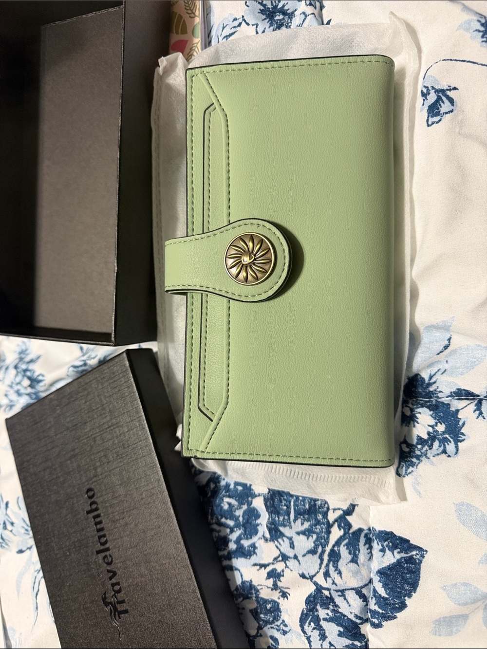 Travelambo Women's Sage Green Snap-Closure Wallet